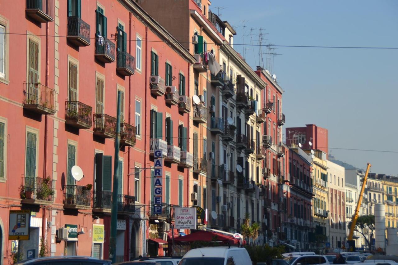 Bed and Breakfast 2 Passi A Napoli Exterior foto
