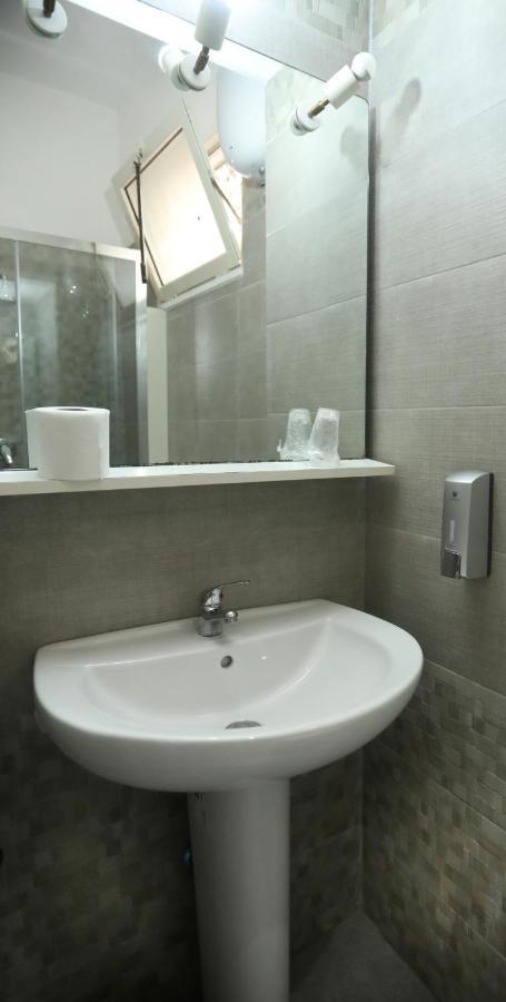 Bed and Breakfast 2 Passi A Napoli Exterior foto