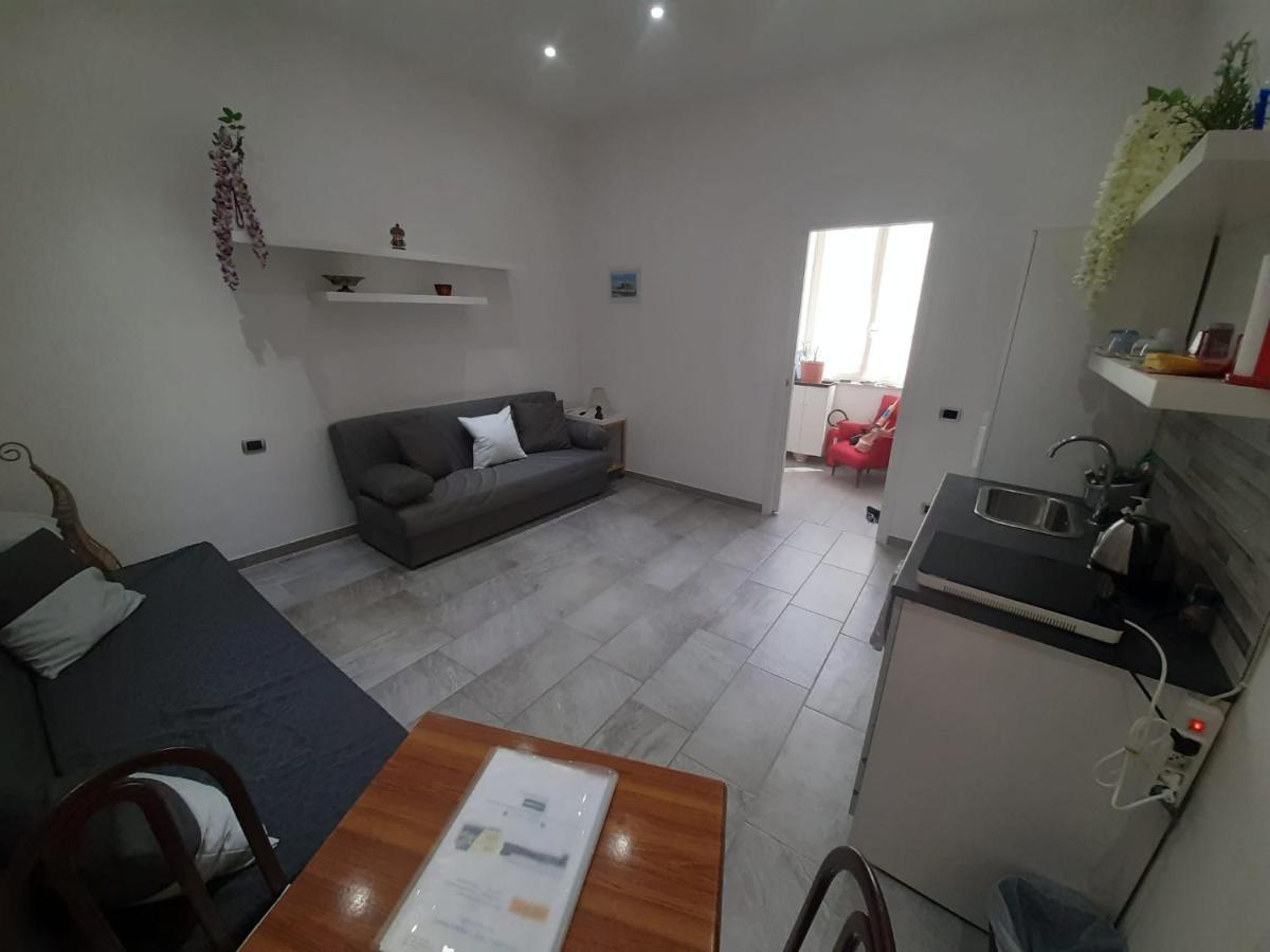 Bed and Breakfast 2 Passi A Napoli Exterior foto