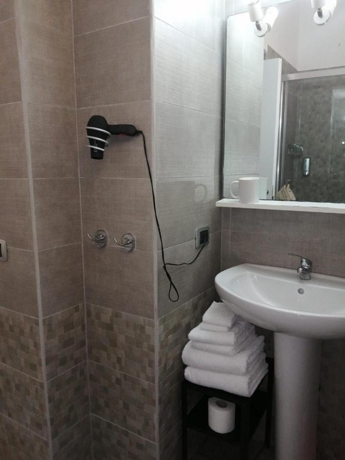 Bed and Breakfast 2 Passi A Napoli Exterior foto