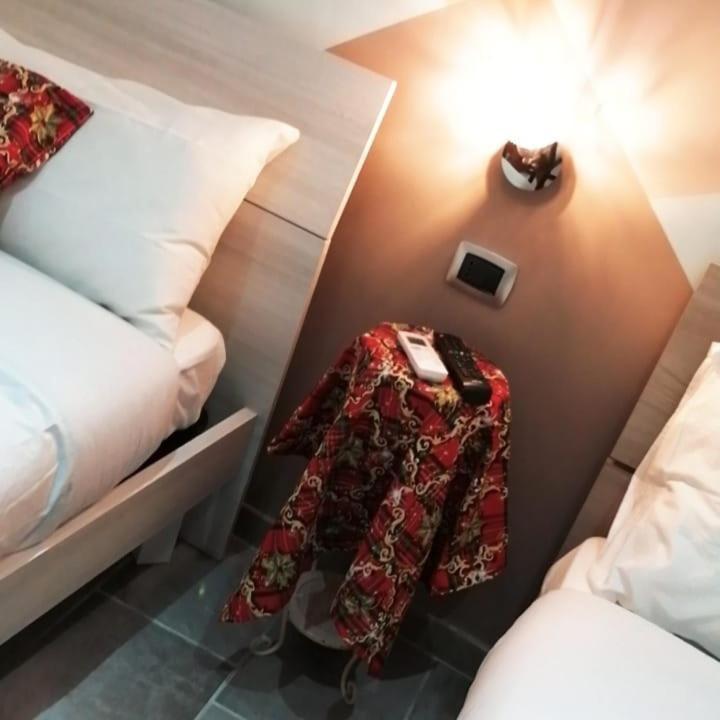 Bed and Breakfast 2 Passi A Napoli Exterior foto